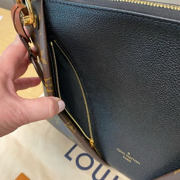 🌸SOLD🌸 Louis Vuitton V Tote MM Noir Cara - Picture 6 of 11